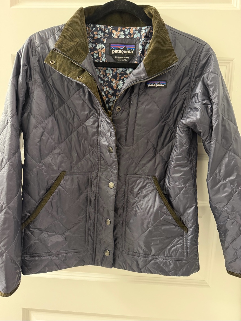 Patagonia Women's Quilted Jacket in Slate Gray/blue XS